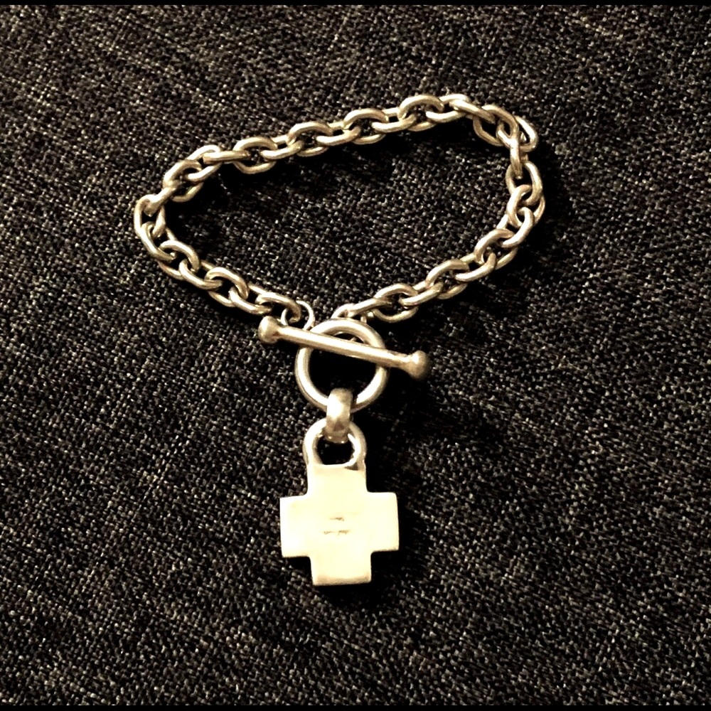 Vintage heavy sterling silver bracelet, cross charm. 7”. 925 Thailand.
